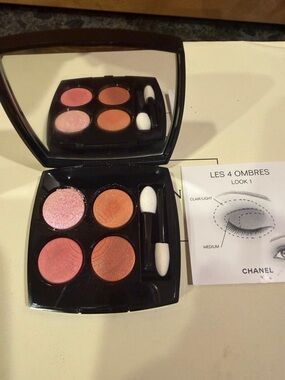 CHANEL Les 4 Ombres Pink & Peach Eyeshadow Palette Coral Trasures